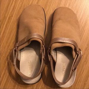 Women’s Vionic size 10